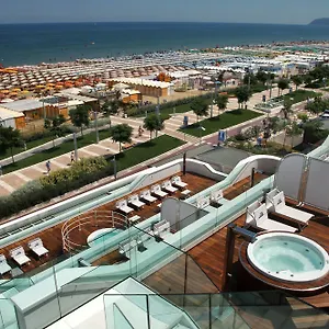 trampolines-suite-hotel.riccione-hotels.org/